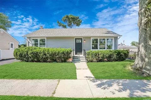 3349 Great Neck Rd, Amityville, NY 11701