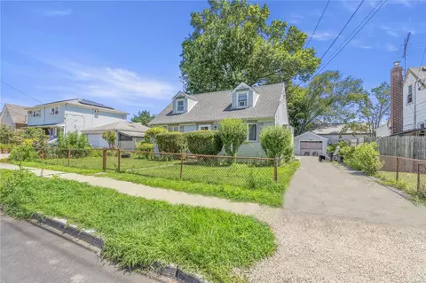 307 Maple Ave, Uniondale, NY 11553