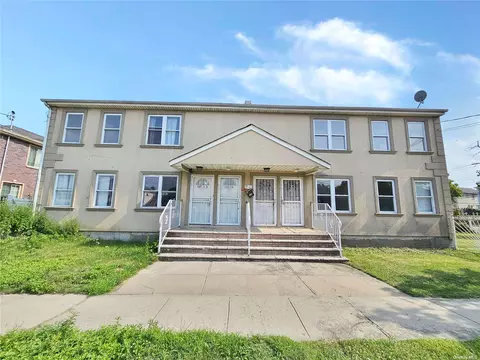137-17 253rd St, Rosedale, NY 11422