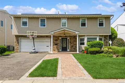 514 Hemlock Dr, Cedarhurst, NY 11516