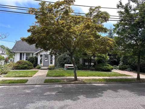 245 Mount Joy Ave, Freeport, NY 11520