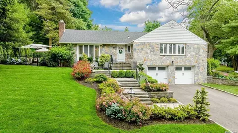 8 Ridge Dr W, Roslyn, NY 11576