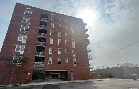 130 Beach 121st S #2G, Rockaway Park, NY 11694