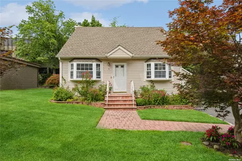 7 Cherry Brk, Great Neck, NY 11020
