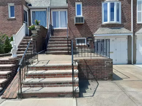 60-20 68th St, Maspeth, NY 11378