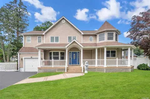 152 Suffolk Ave, West Babylon, NY 11704