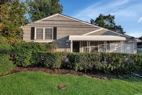 2220 Union Blvd, Bay Shore, NY 11706