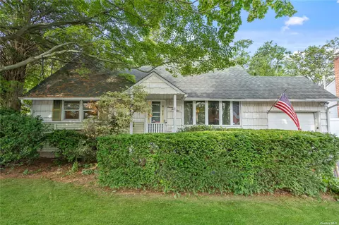 1142 Peapond Rd, North Bellmore, NY 11710