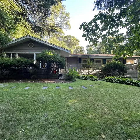 25 Dunlop Rd, Huntington, NY 11743