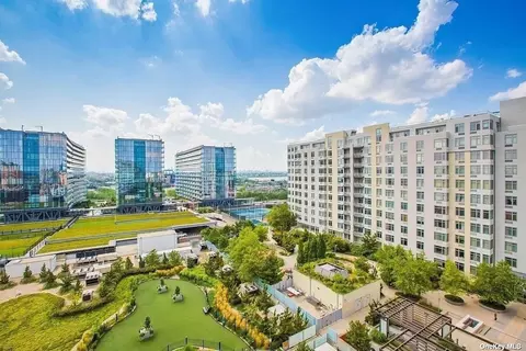 40-28 College Point Blvd #PH202, Flushing, NY 11354