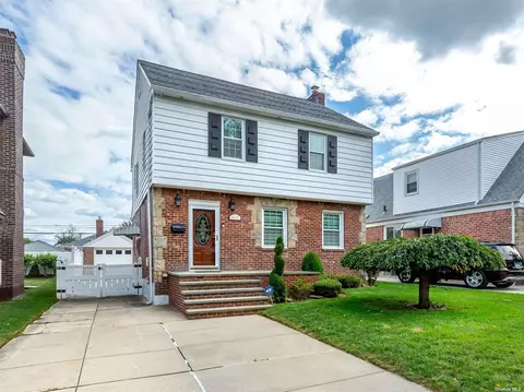 163-46 25th Dr, Flushing, NY 11358