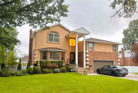 48 Royal Way, Manhasset Hills, NY 11040