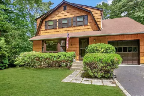 23 Brookfield Rd, Northport, NY 11768