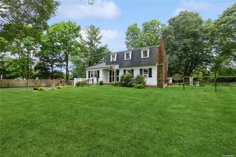 48 Paquatuck Ave, East Moriches, NY 11940