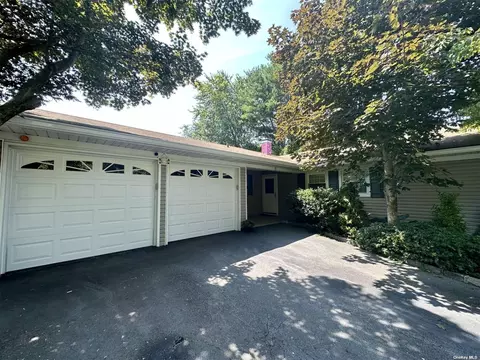 30 Marwood Pl, Stony Brook, NY 11790