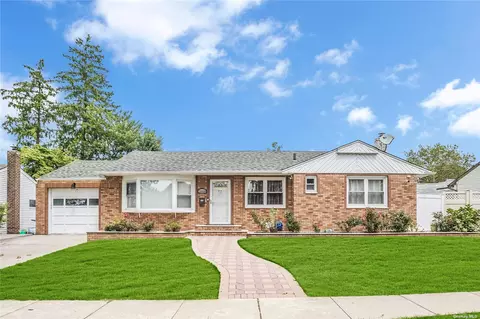 1668 Pershing St, Valley Stream, NY 11580