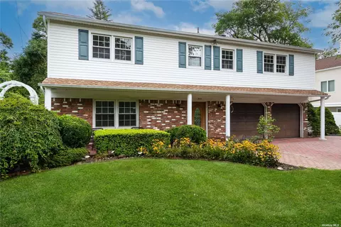 311 Frost Pond Rd, Glen Head, NY 11545