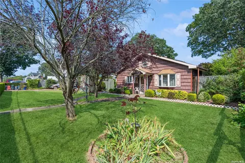 55 New York Ave, West Babylon, NY 11704