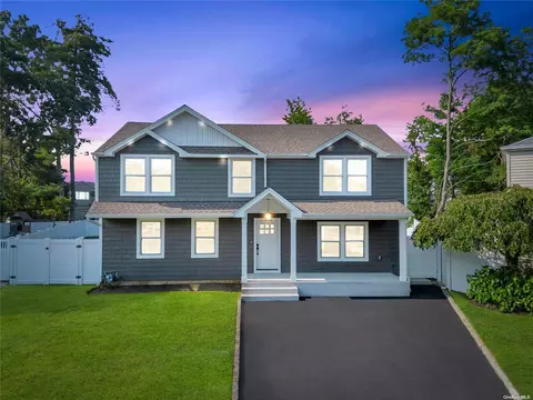 7 Perth, Merrick, NY 11566