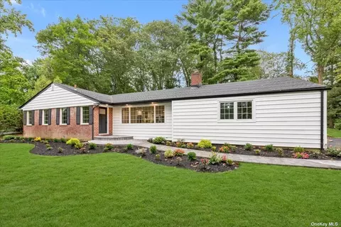 16 Whitewood, Huntington, NY 11743