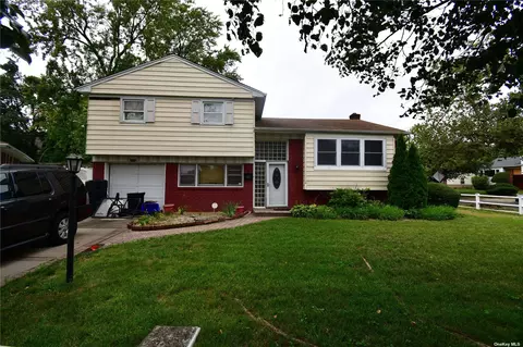 1220 James Ct, Baldwin, NY 11510