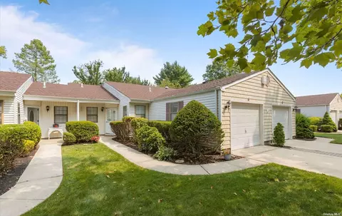 6 Knolls Dr #6, Stony Brook, NY 11790