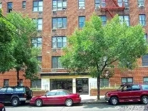 92-29 Lamont Ave #5A, Elmhurst, NY 11373