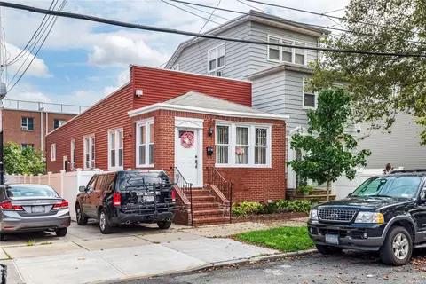 71-29 73rd St, Glendale, NY 11385