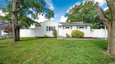 2804 Kane Ave, Medford, NY 11763