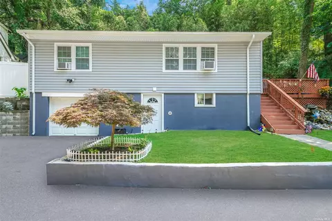 14 Rosedale Rd, Sound Beach, NY 11789