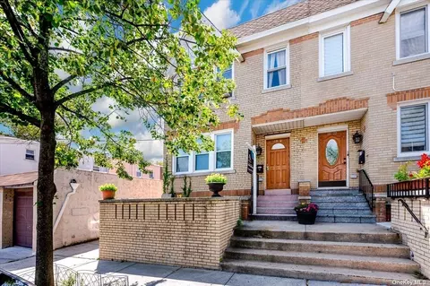 59-74 61st St, Maspeth, NY 11378