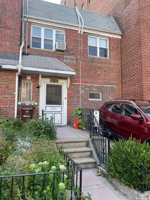41-52 73rd St, Woodside, NY 11377