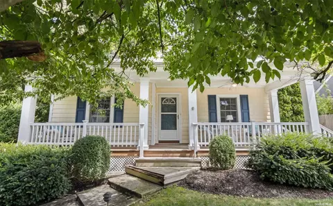 66 Scudder Pl, Northport, NY 11768