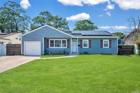 429 Mccall Ave, West Islip, NY 11795