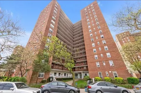 97-40 62 Dr #12L, Rego Park, NY 11374