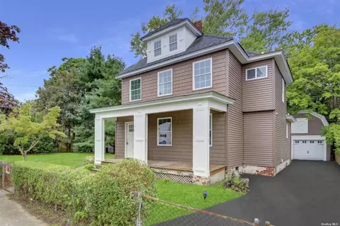 10 Cedar Ave, Patchogue, NY 11772