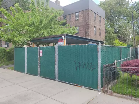 75-10 Ditmars Blvd, Flushing, NY 11370 photo 1