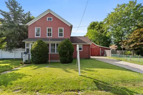 225 Bridge St, Greenport, NY 11944