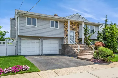 3751 E Oceanside Rd, Oceanside, NY 11572