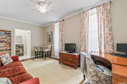 37-20 81st St #1D, Jackson Heights, NY 11372