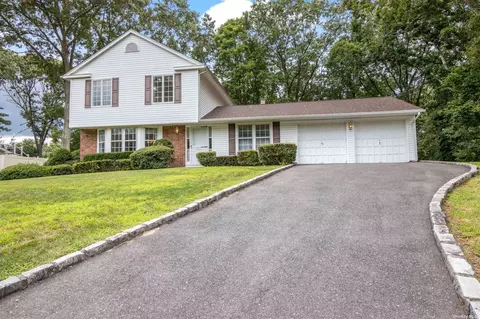 8 Bristol Downs St, Coram, NY 11727 photo 1