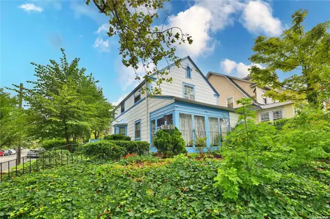 186-01 Wexford Ter, Jamaica Estates, NY 11432