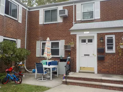 73-14 263rd St #G-1, Glen Oaks, NY 11004