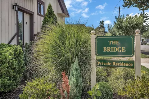 11 The Brg #11, Port Washington, NY 11050