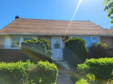 Undisclosed, Westbury, NY 11590
