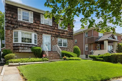 384 Westwood Rd, Woodmere, NY 11598