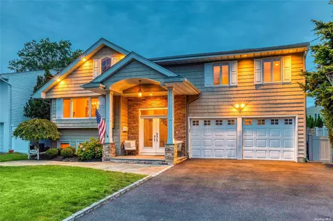 2045 Ellen Dr, Merrick, NY 11566
