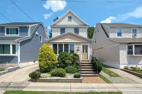 141 Buscher Ave, Valley Stream, NY 11580
