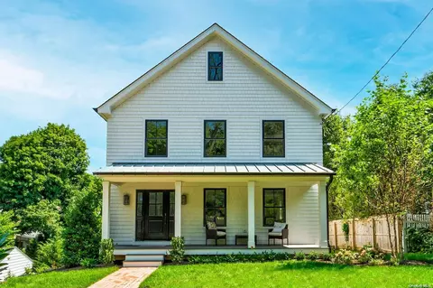 5 Poplar Pl, Cold Spring Harbor, NY 11724
