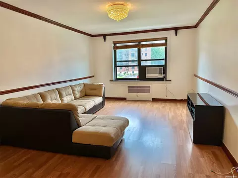 211-02 75th Ave #2L, Oakland Gardens, NY 11364